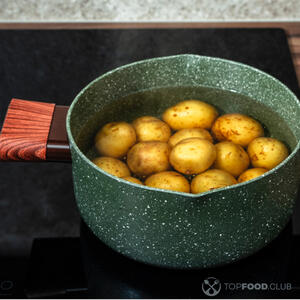 Варим картофель