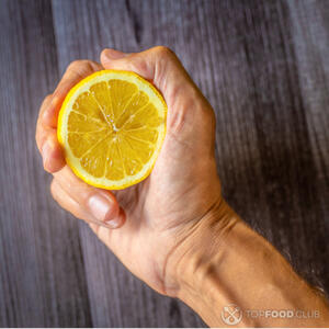 Половинка лимона