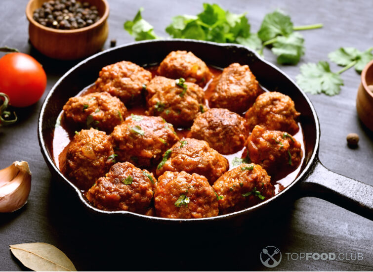2025-05-07-bj9pky-meatballs-in-tomato-sauce-2025-01-09-01-07-06-utc