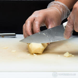 нарезанный картофель