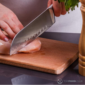 Нарезаем индейку