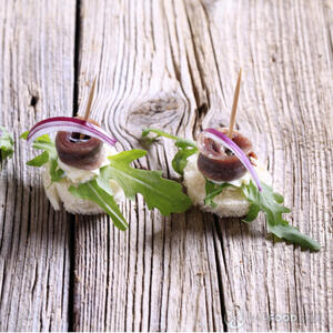 Канапе с анчоусами