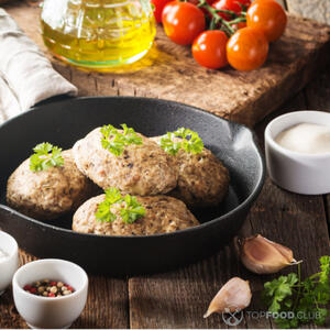 Сервируем котлеты