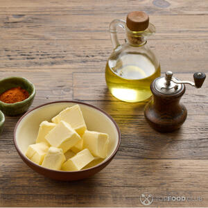 Масло и паприка