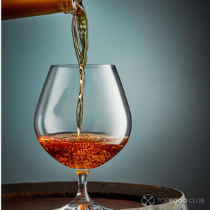 Добавить коньяк