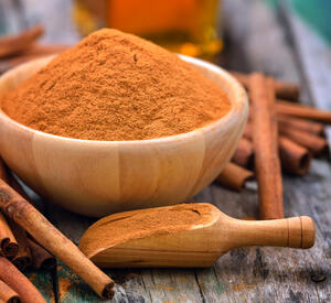 Добавить корицу