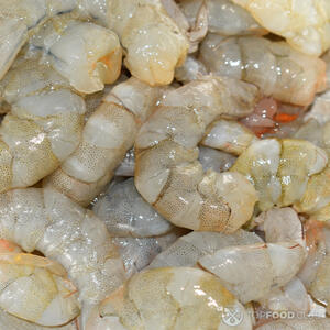 Чистить креветки