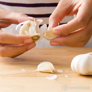 Очистить чеснок