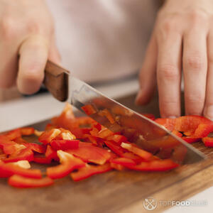 нарезаем перец