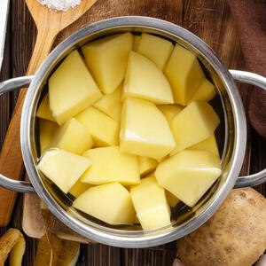 нарезанный картофель