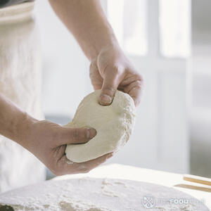 Лепить вареники