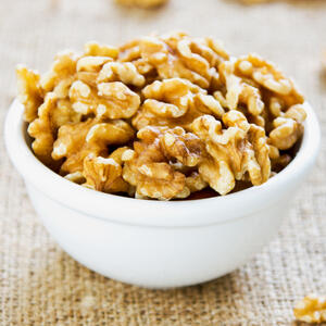 Добавить орехи