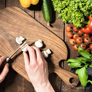 Нарежьте грибы