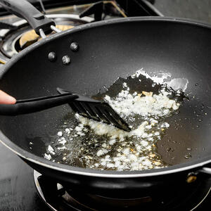 Жарить чеснок