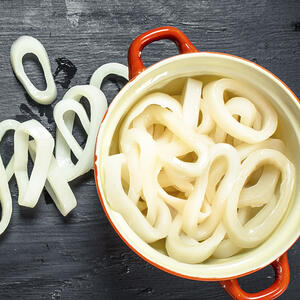 Перед приготовлением промойте их проточной водой.