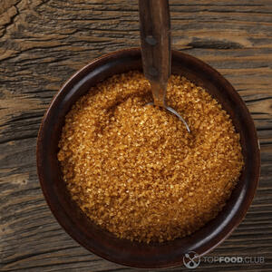 Добавить коричневый сахар