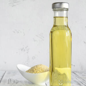 Налить масло