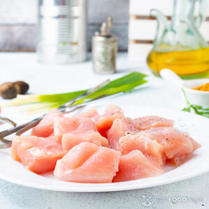 добавить кусочки куриного филе