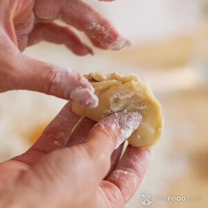 Делаем вареник.