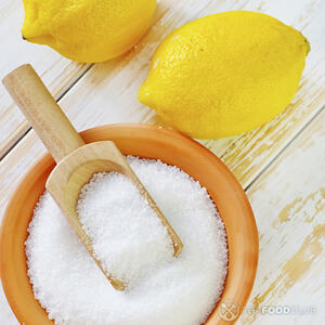 Добавить лимонную кислоту