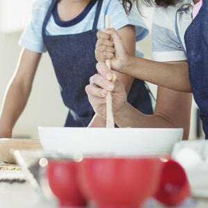 Мешать соус