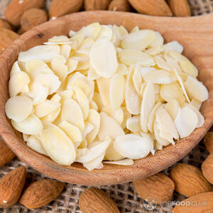 Миндальные лепестки