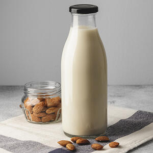 добавьте миндальное молоко