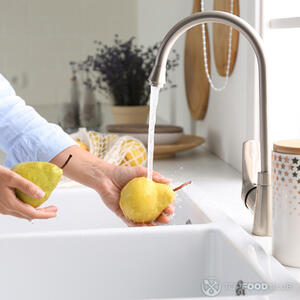 резать грушу