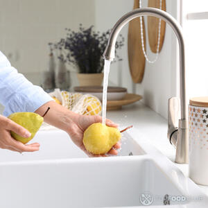 Помыть груши