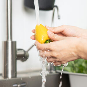 промойте под проточной водой