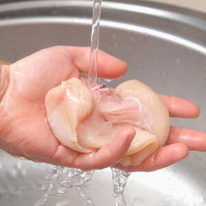мыть куриное филе