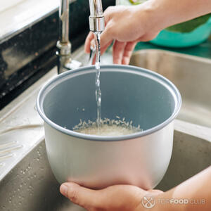 Рис промыть несколько раз