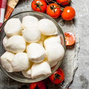 Моцарелла шариками