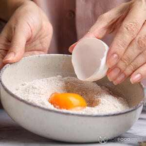 Добавить яйцо