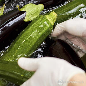 Помыть овощи