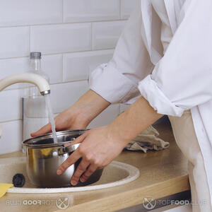 Налить воды