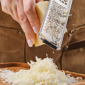 Натереть сыр