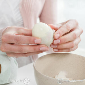 Почистите яйца