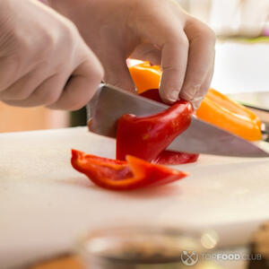 резать перец