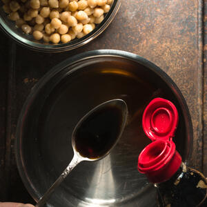 Добавить соевый соус