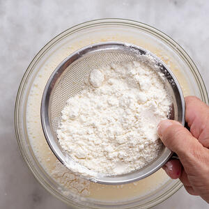просеянную муку