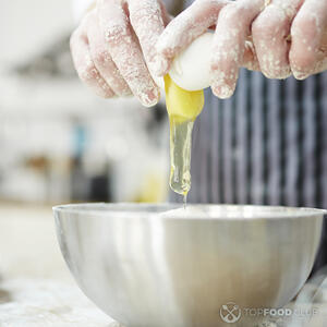 Разбить яйца