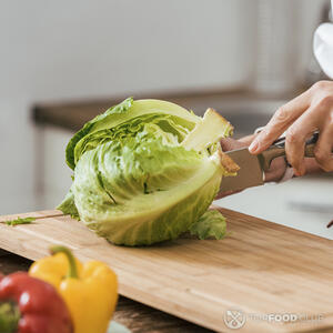 разрезаем капусту