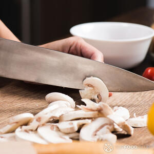 нарезаем грибы