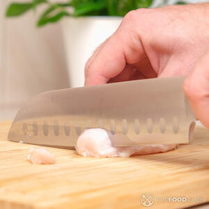 нарежьте небольшими кусочками