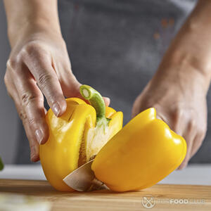 перец желтый чистить