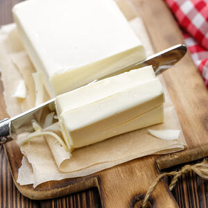 Смазать маслом