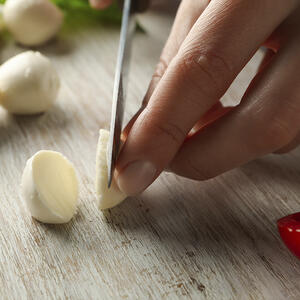 нарезать сыр