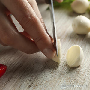 режем моцареллу