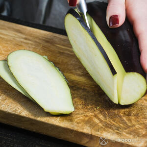 Баклажан резать